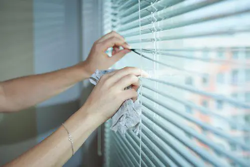 Blind-Cleaning--in-Norco-California-blind-cleaning-norco-california.jpg-image